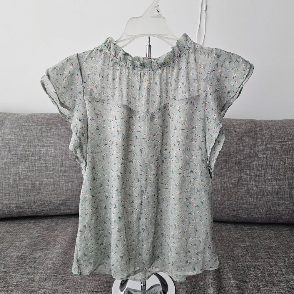 Pretty blouse - Picture 2 of 8